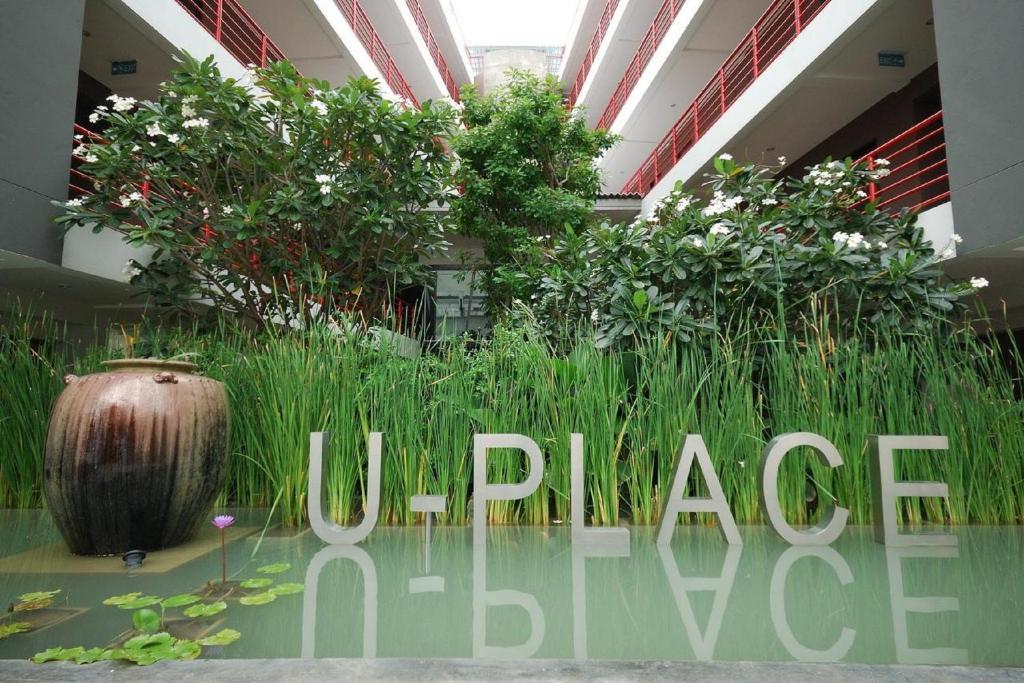 U Place Bangkok Kültér fotó
